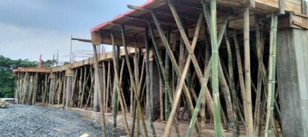 Fortschritte beim Bau eines neuen Mehrzwecksaals in Meghalaya, Indien